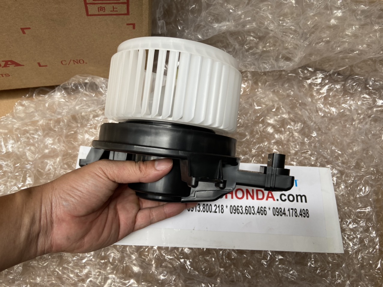 Mô tơ và cánh quạt lồng sóc trong táp lô xe Honda CRV 2018-2023